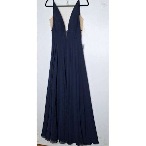 Elegant Navy Blue Evening Gown - Picture 3 of 12